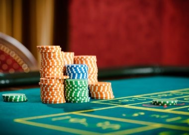 Lightning Dice live dealer interface showing dice roll and prediction options on inatoto